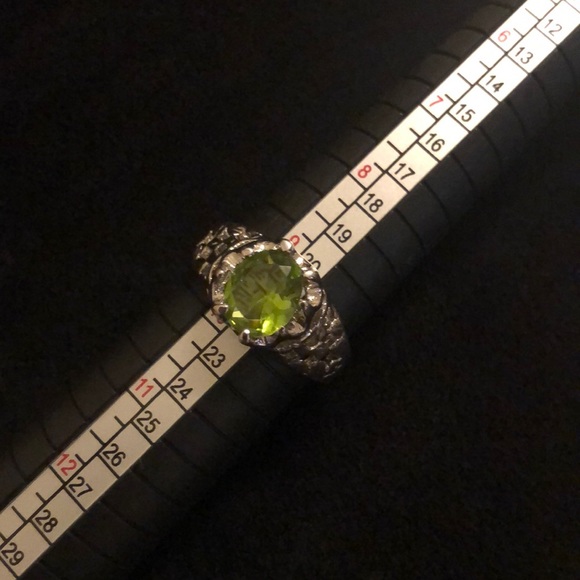 Green Gem Stone silver bling ring - Picture 2 of 9